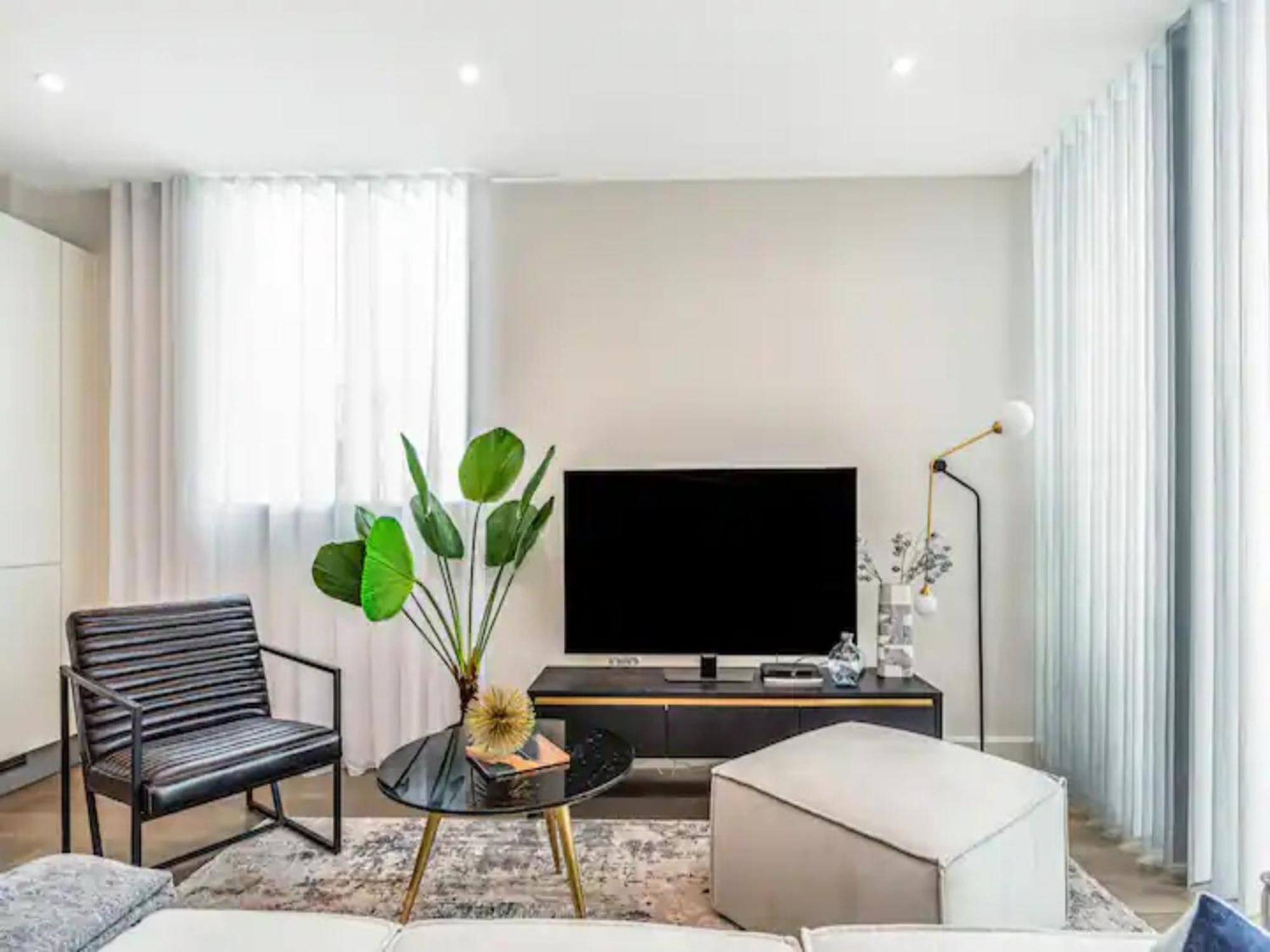 Pass The Keys Penthouse Oasis In Trendy Fulham Apartment London Exterior photo