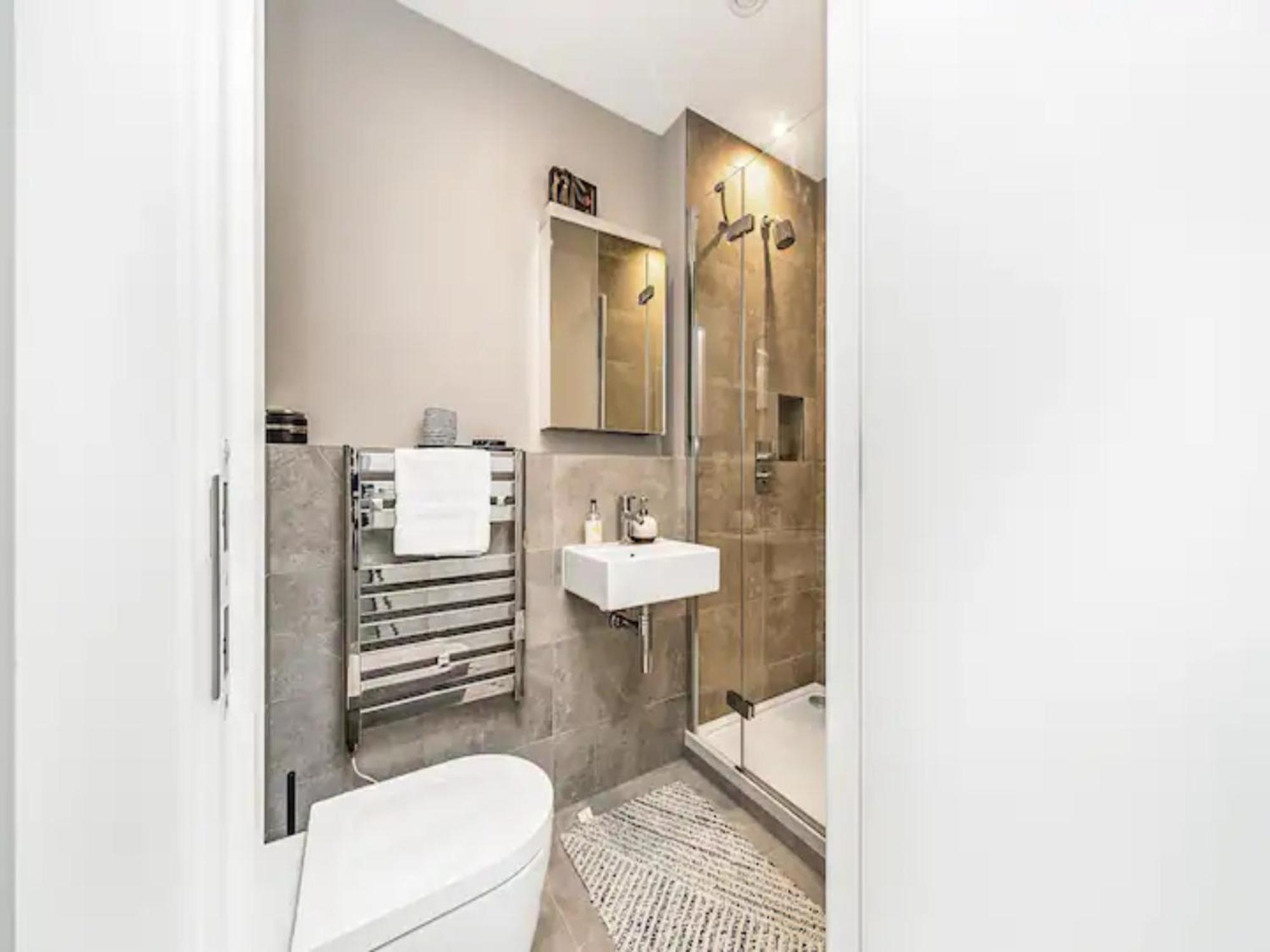 Pass The Keys Penthouse Oasis In Trendy Fulham Apartment London Exterior photo